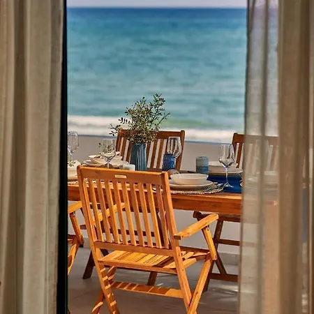 Vera - Brand New Seafront Villa! فيلة