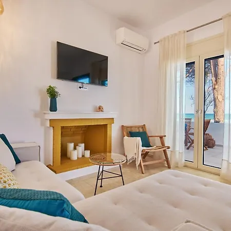 Vera - Brand New Seafront Villa!