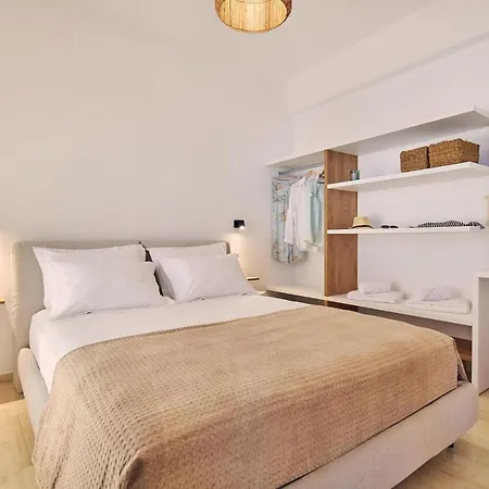 Βίλα Vera - Brand New Seafront Villa! Αλυκών