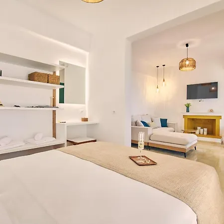 Βίλα Vera - Brand New Seafront Villa! Αλυκών