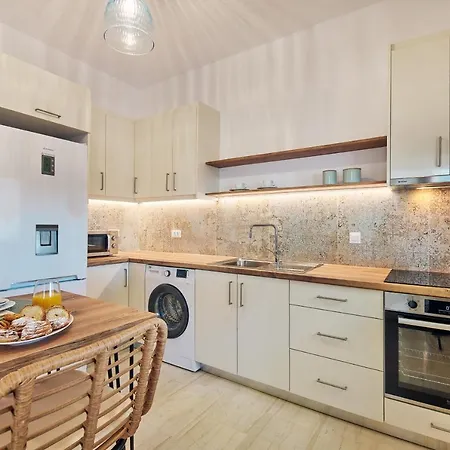 Vera - Brand New Seafront Villa! * Αλυκών