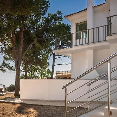 Villa Vera - Brand New Seafront Villa!