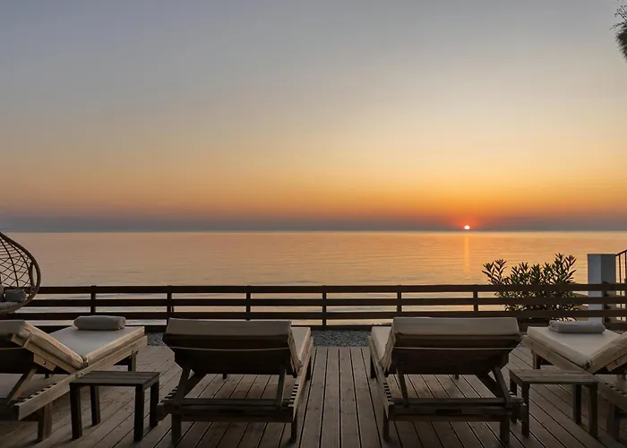 Vera - Brand New Seafront Villa! Вилла Аликес
