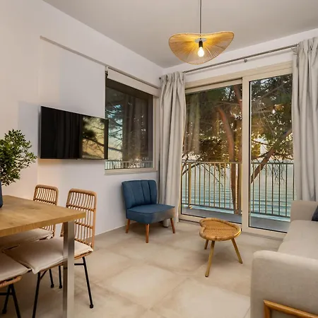 Vera - Brand New Seafront Villa! *